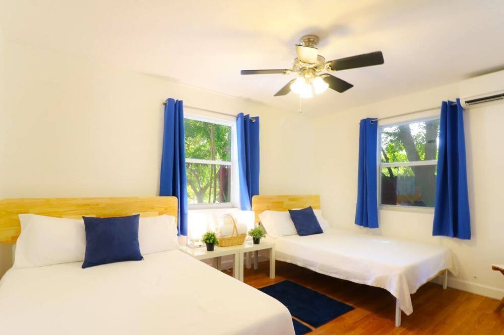 Photo of Bedroom in South Middle River