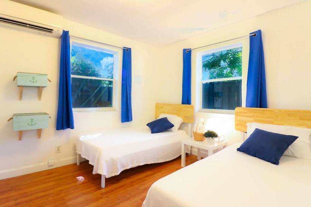 Photo of Bedroom in South Middle River