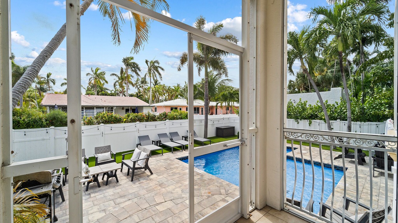 Photo of Outdoor in Hollywood Lakes