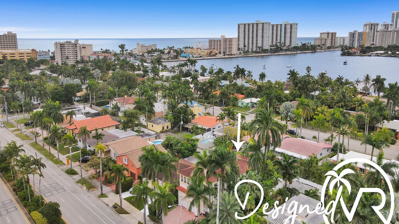 Photo of Outdoor in Hollywood Lakes