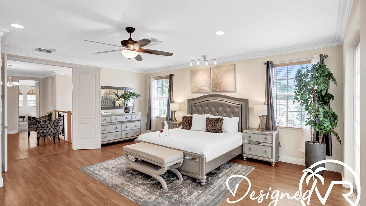 Photo of Livingroom in Hollywood Lakes