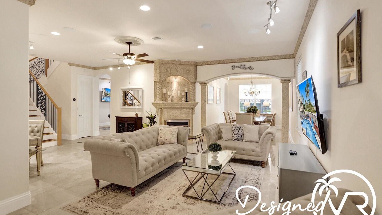 Photo of Livingroom in Hollywood Lakes