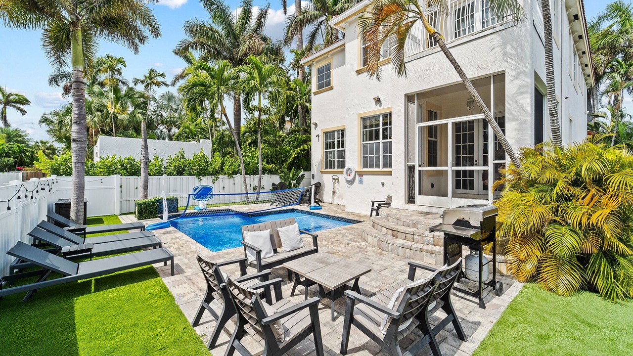 Photo of Outdoor in Hollywood Lakes