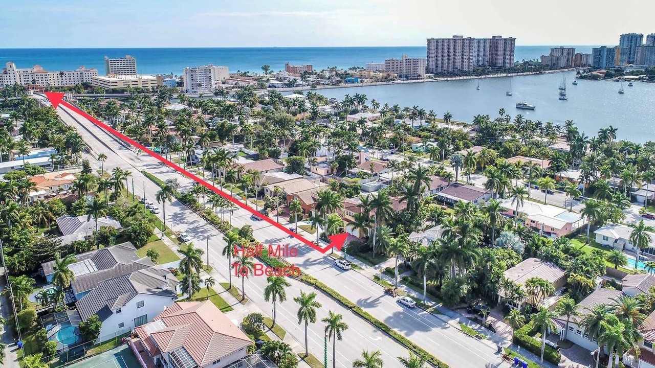 Photo of Outdoor in Hollywood Lakes