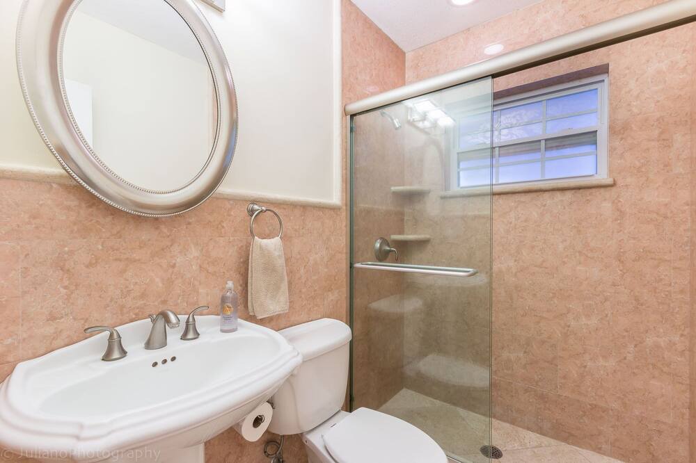 Photo of Bathroom in River Oaks