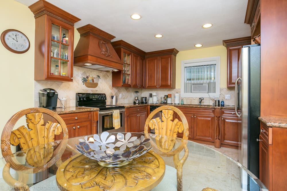 Photo of Kitchen in River Oaks