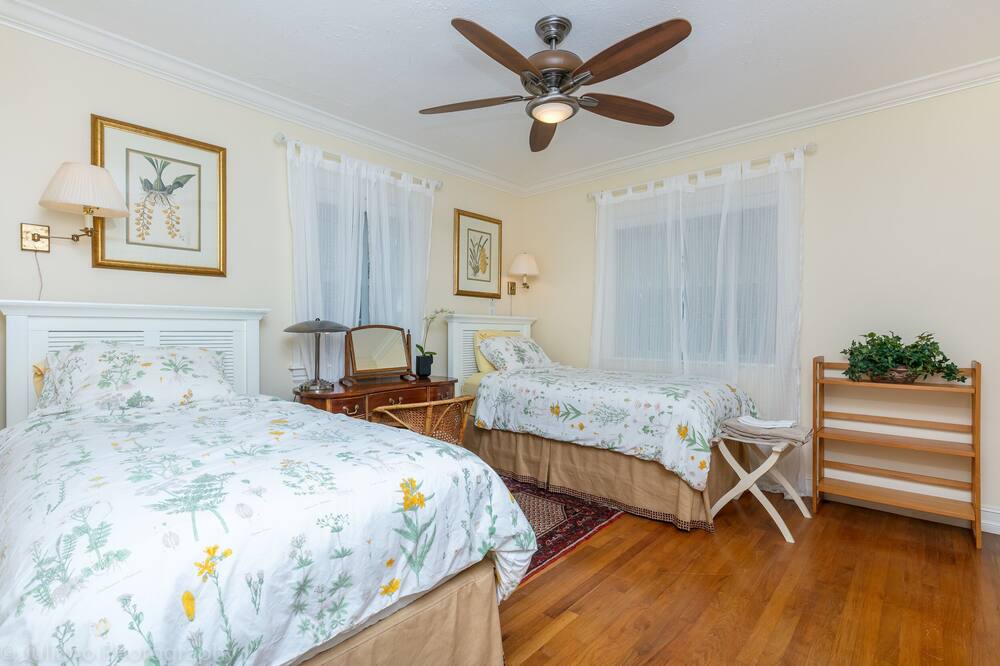 Photo of Bedroom in River Oaks
