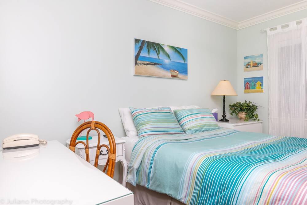 Photo of Bedroom in River Oaks