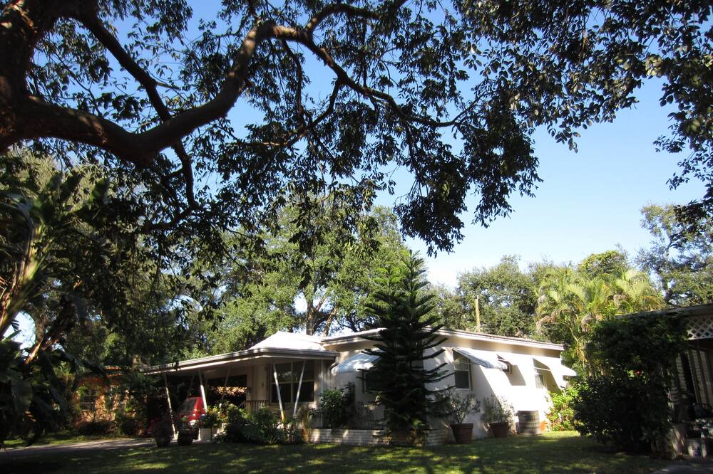 Photo of Outdoor in River Oaks