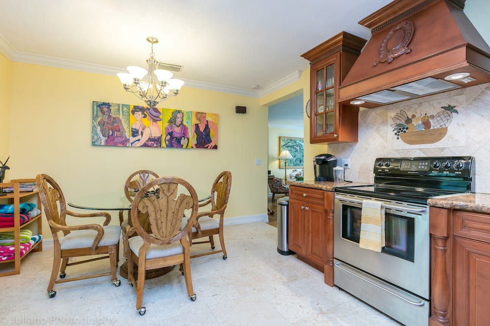 Photo of Kitchen in River Oaks