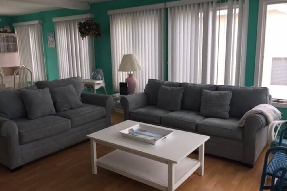 Photo of Livingroom in Ship Bottom