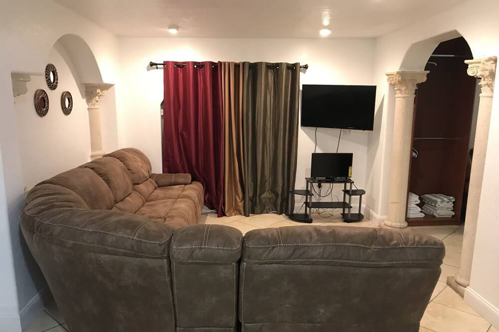 Photo of Livingroom in Hialeah