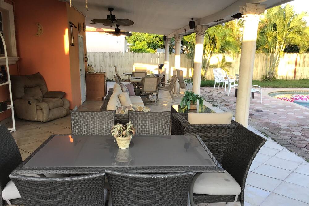 Photo of Outdoor in Hialeah