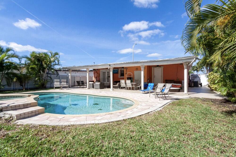Photo of Outdoor in Hialeah