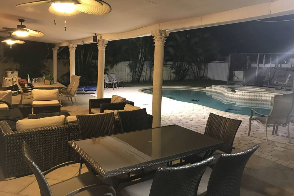 Photo of Outdoor in Hialeah