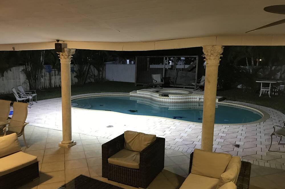 Photo of Outdoor in Hialeah
