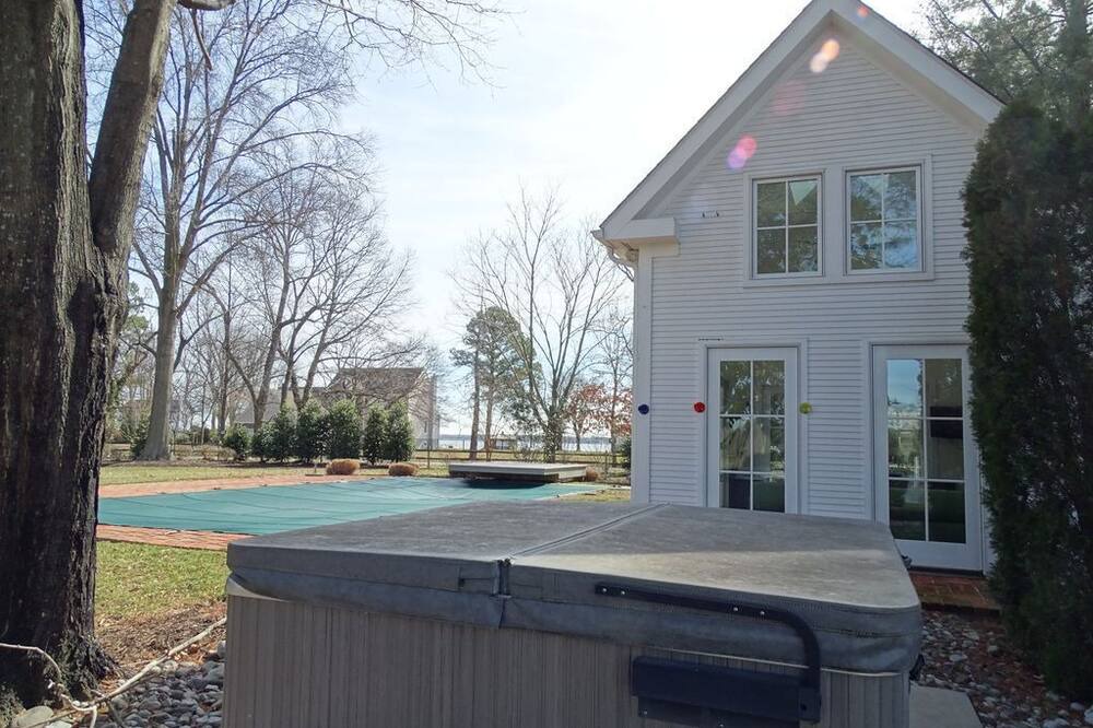 Photo of Outdoor in Royal Oak