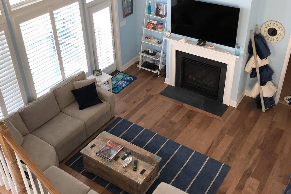 Photo of Livingroom in Bayside