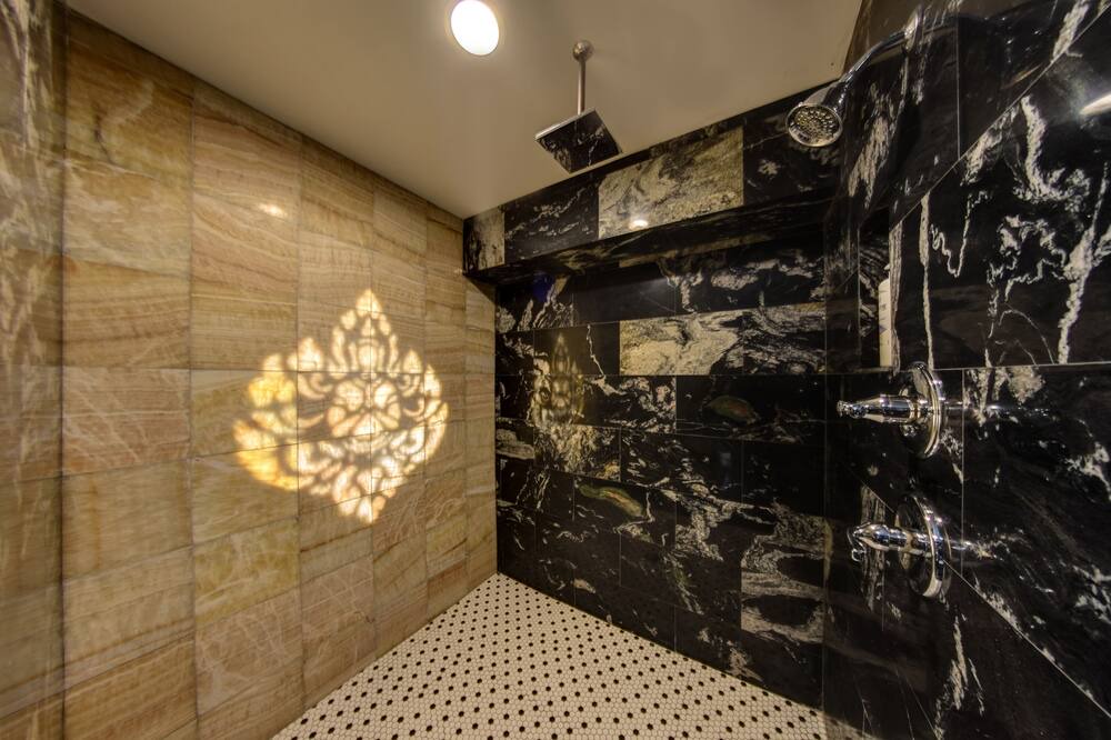 Photo of Bedroom in Highland Garden