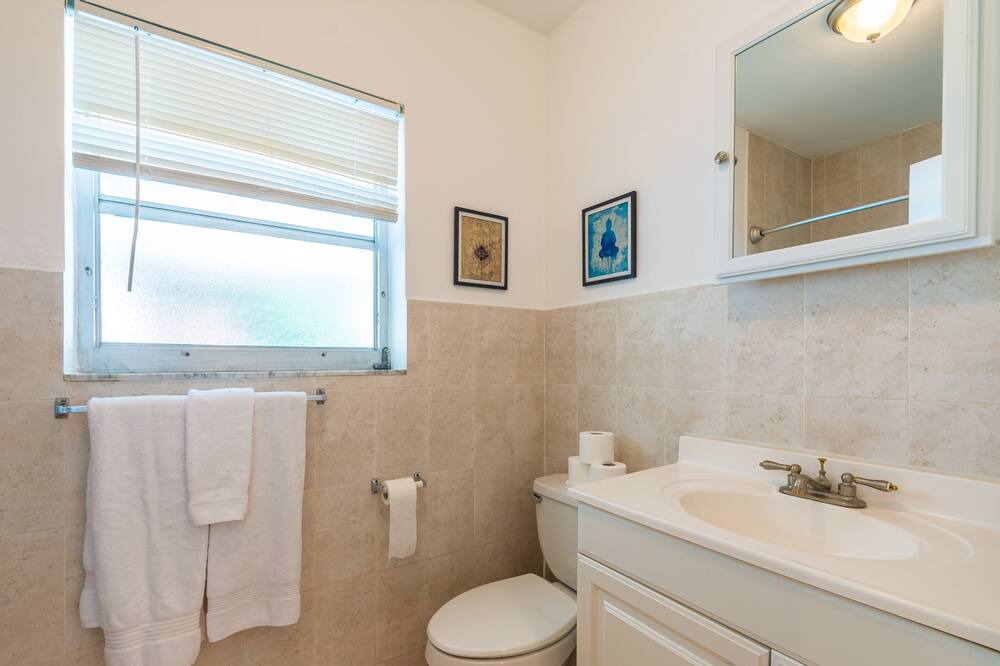 Photo of Bathroom in Highland Garden