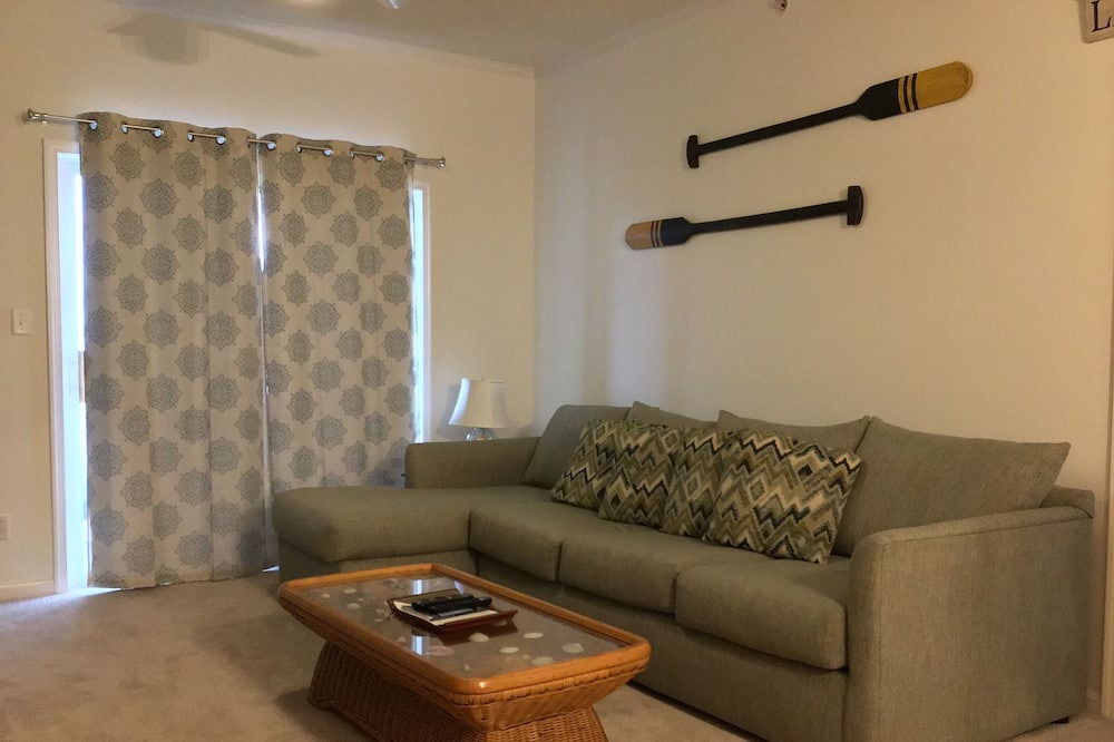 Photo of Livingroom in Villages of Five Points