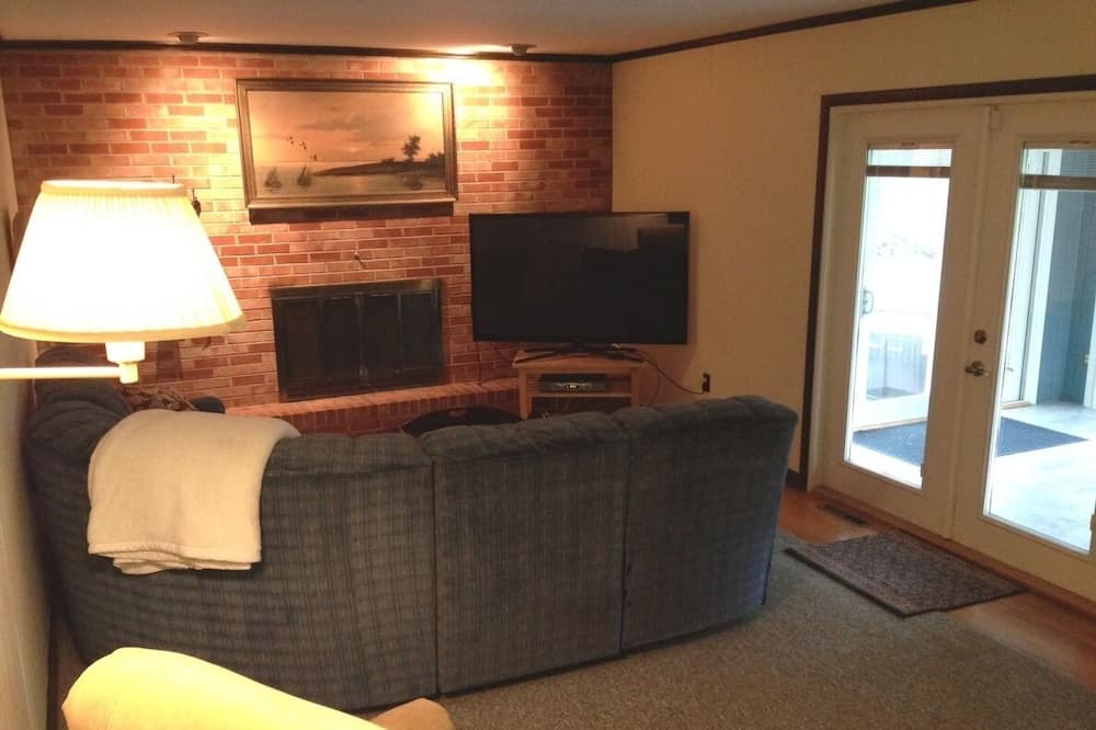 Photo of Livingroom in Little Creek