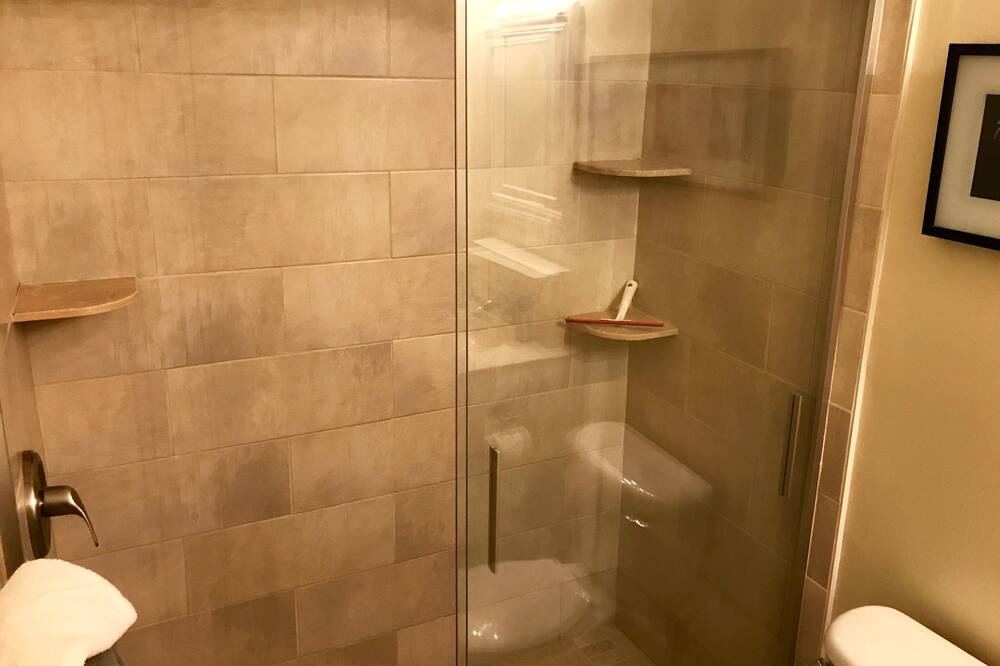 Photo of Bathroom in Croissant Park
