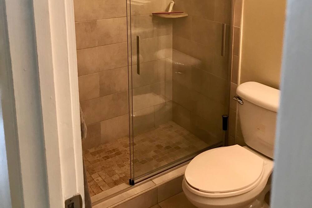 Photo of Bathroom in Croissant Park