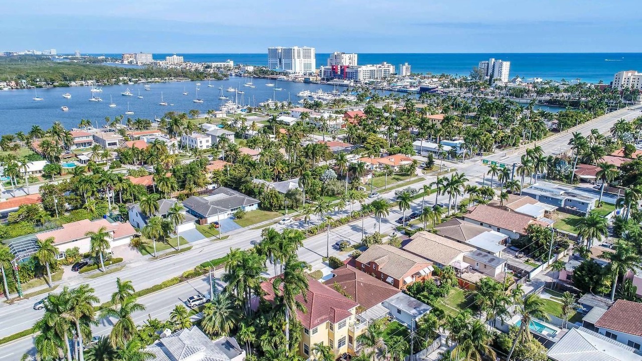 Photo of Outdoor in Hollywood Lakes
