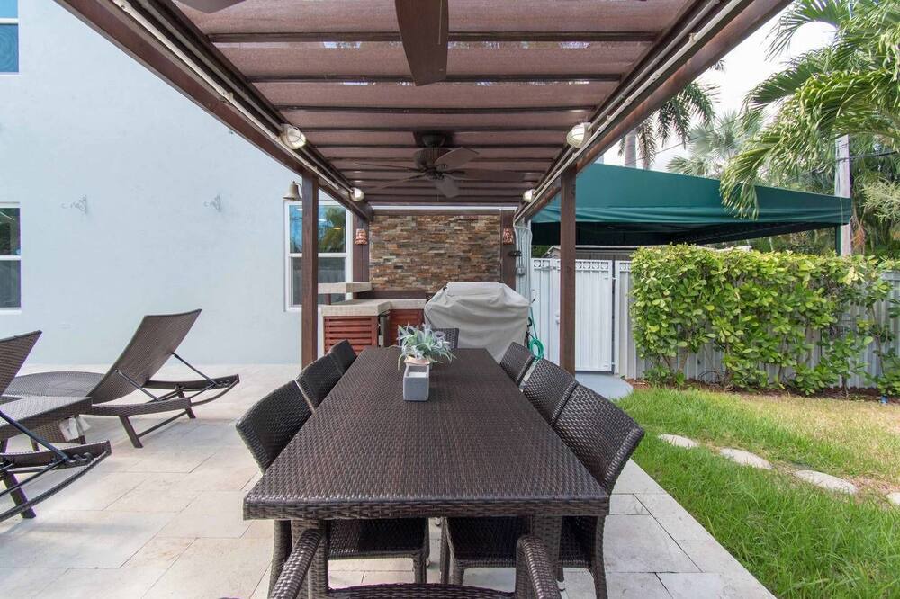 Photo of Patio Balcony in Hollywood Lakes