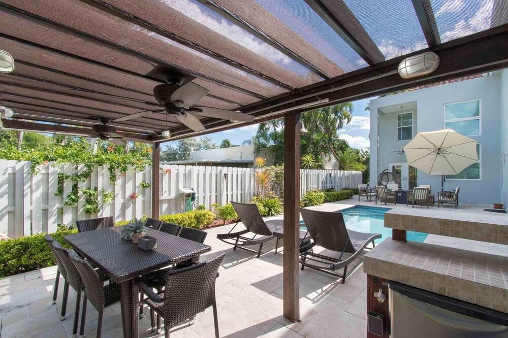 Photo of Patio Balcony in Hollywood Lakes