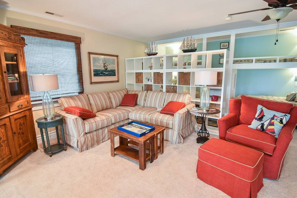 Photo of Livingroom in Greenbush