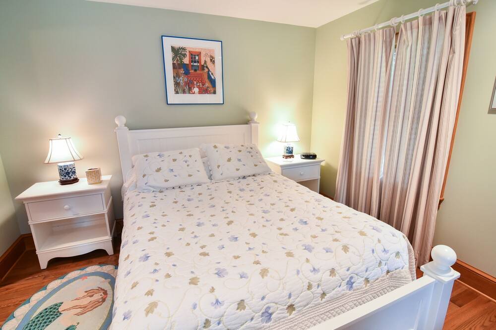 Photo of Bedroom in Greenbush