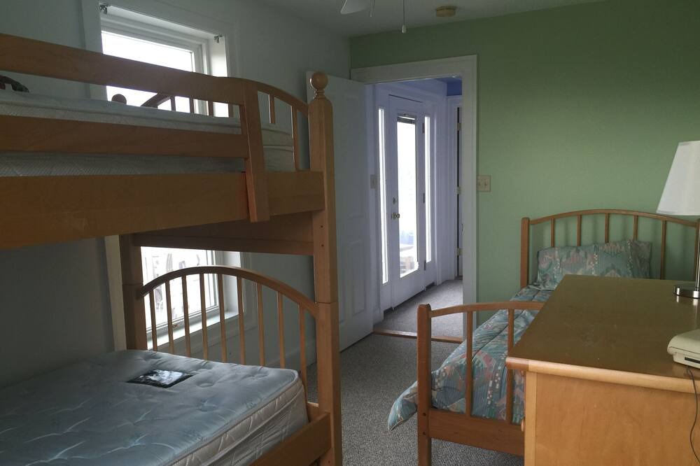 Photo of Bedroom in Upper Fairmount