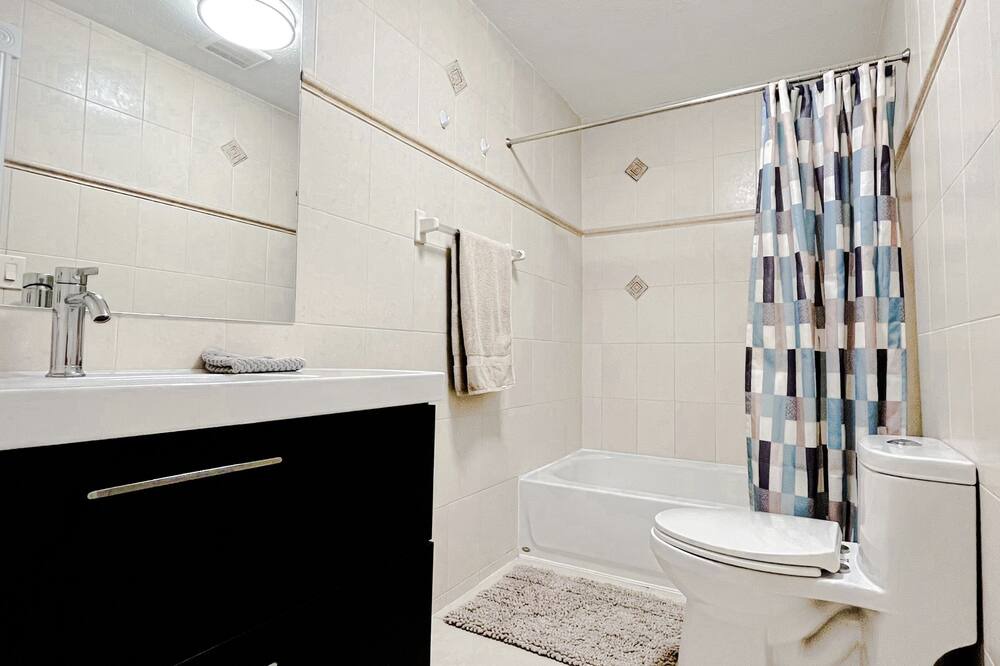 Photo of Bathroom in Royal Poinciana