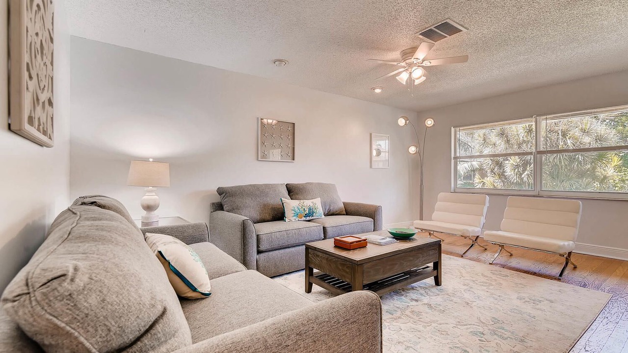 Photo of Livingroom in Highland Beach