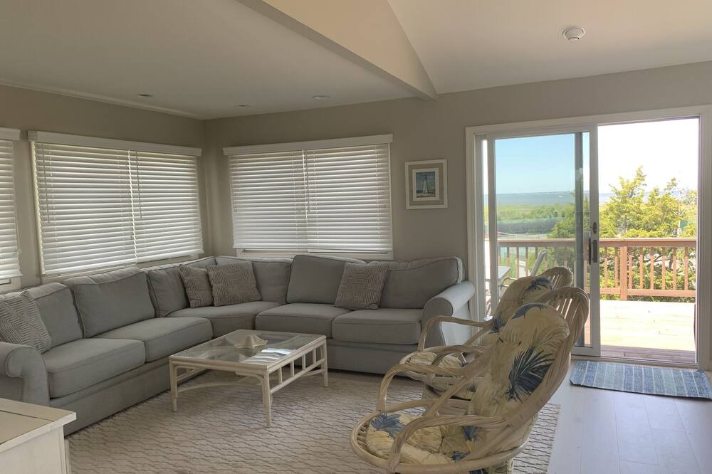 Photo of Livingroom in Loveladies