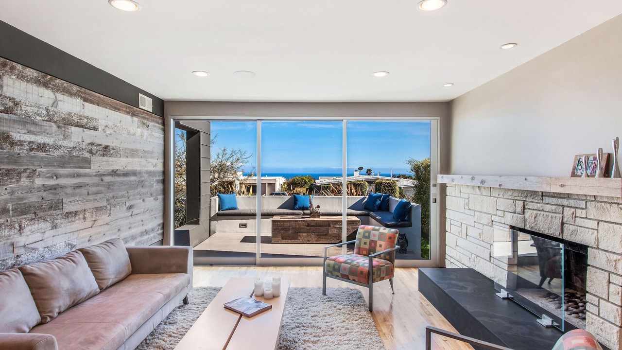 Photo of Livingroom in Malibu