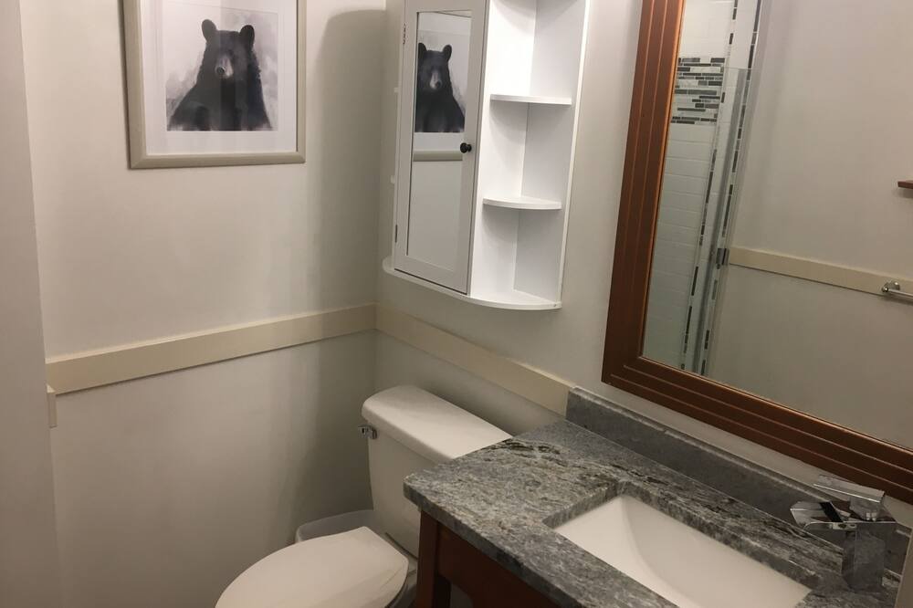 Photo of Bathroom in Edray