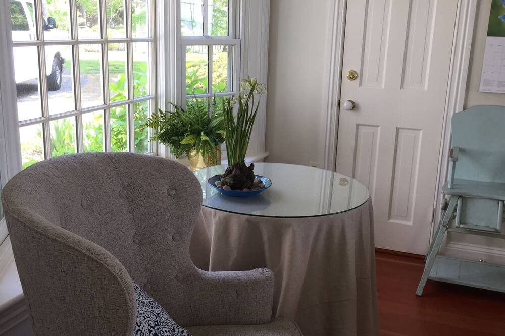 Photo of Livingroom in Bozman