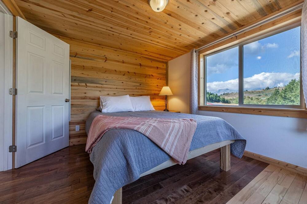 Photo of Bedroom in East Glacier Park