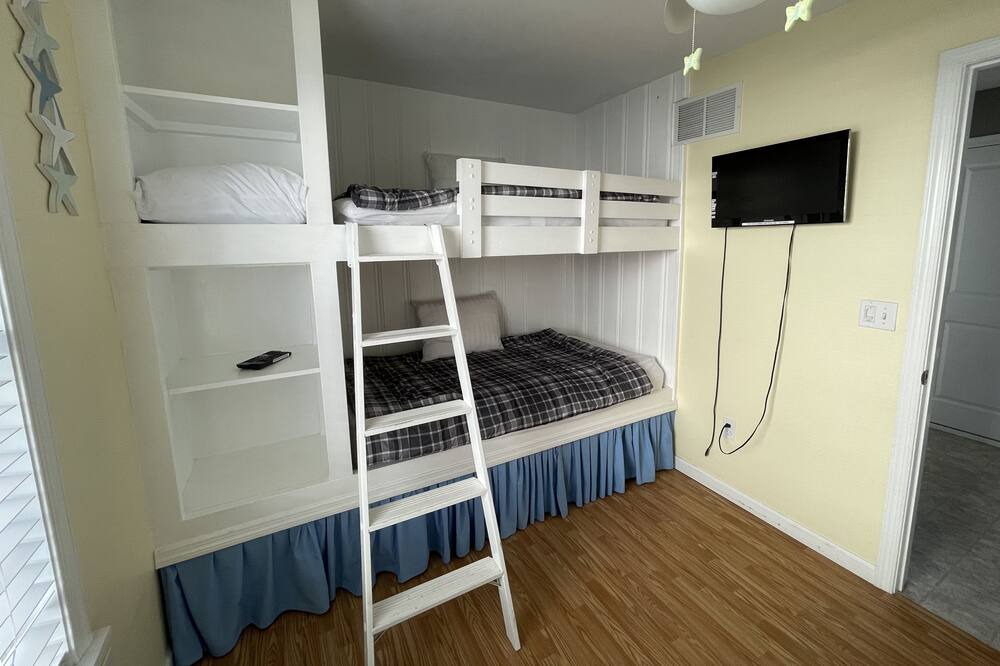 Photo of Bedroom in Ship Bottom