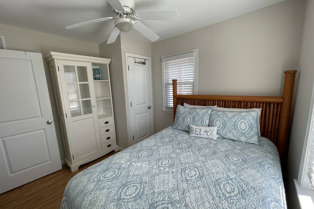 Photo of Bedroom in Ship Bottom