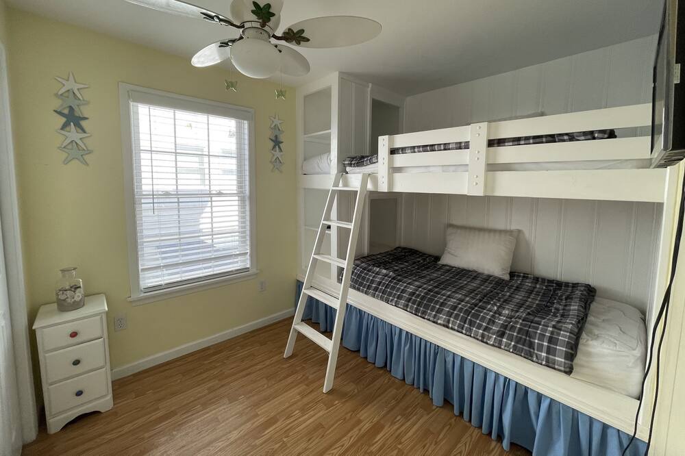 Photo of Bedroom in Ship Bottom