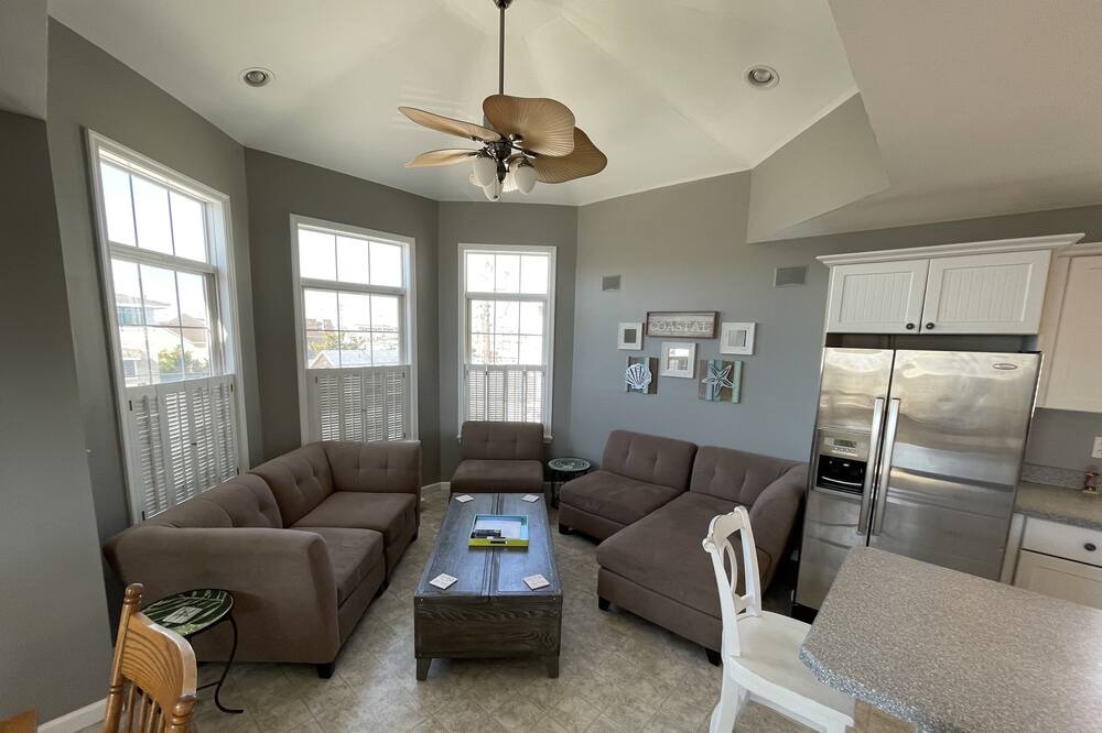 Photo of Livingroom in Ship Bottom