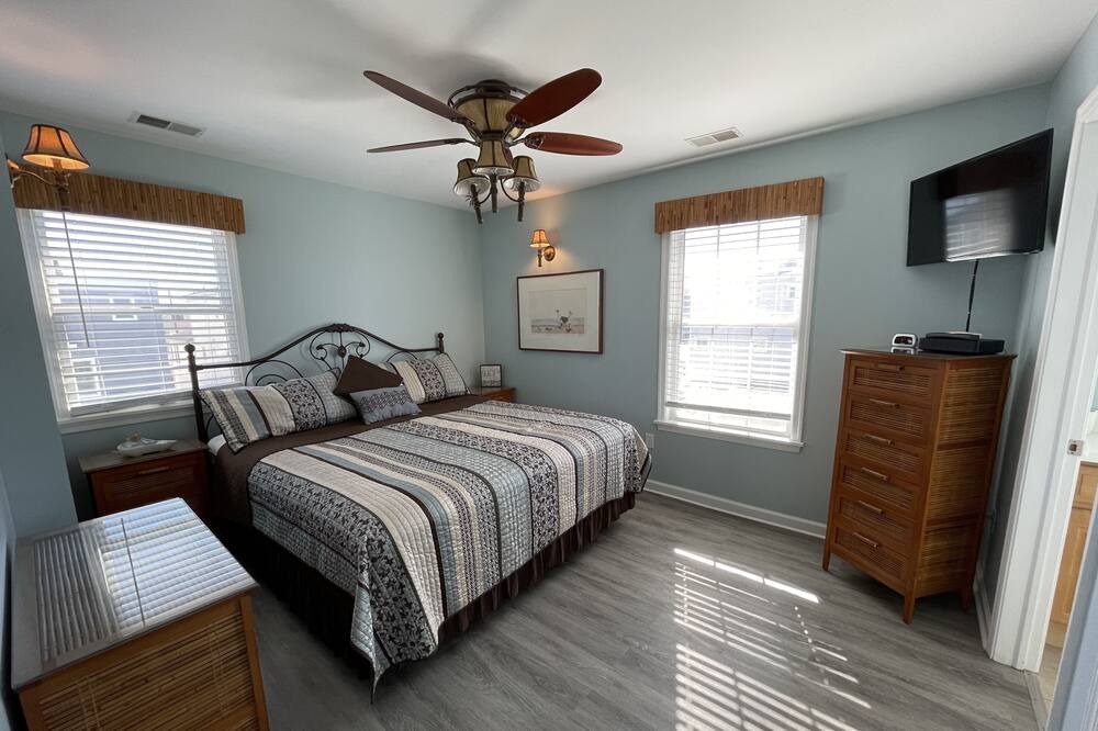 Photo of Bedroom in Ship Bottom