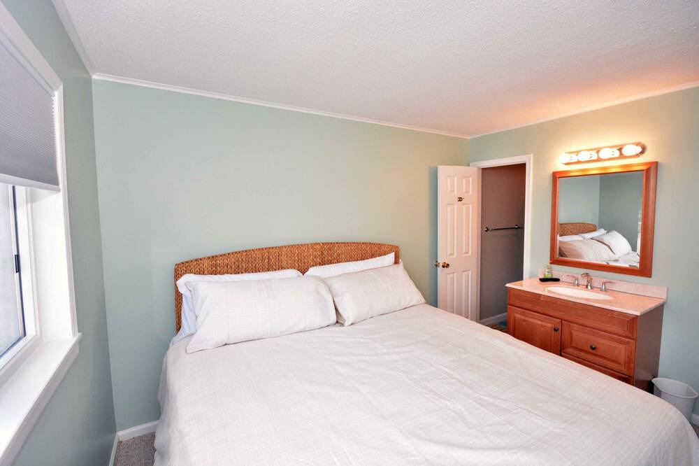 Photo of Bedroom in Midtown Ocean City