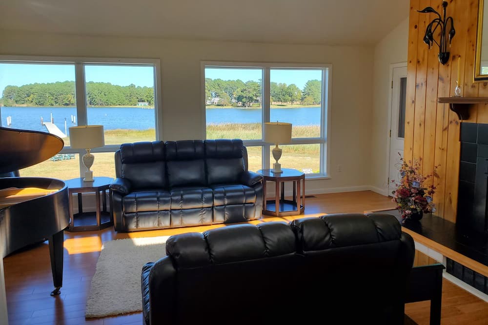 Photo of Bedroom in Marion Station