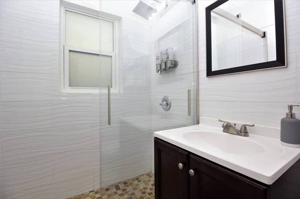 Photo of Bathroom in Victoria Park