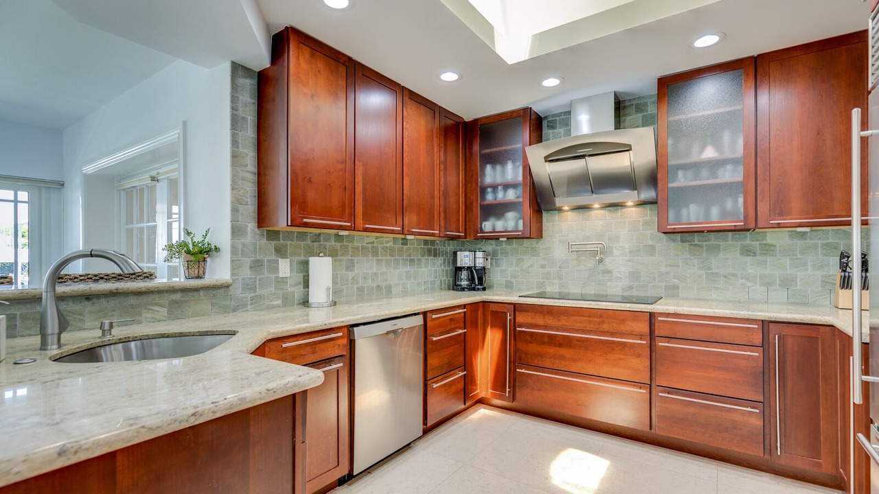 Photo of Kitchen in Bermuda Riviera